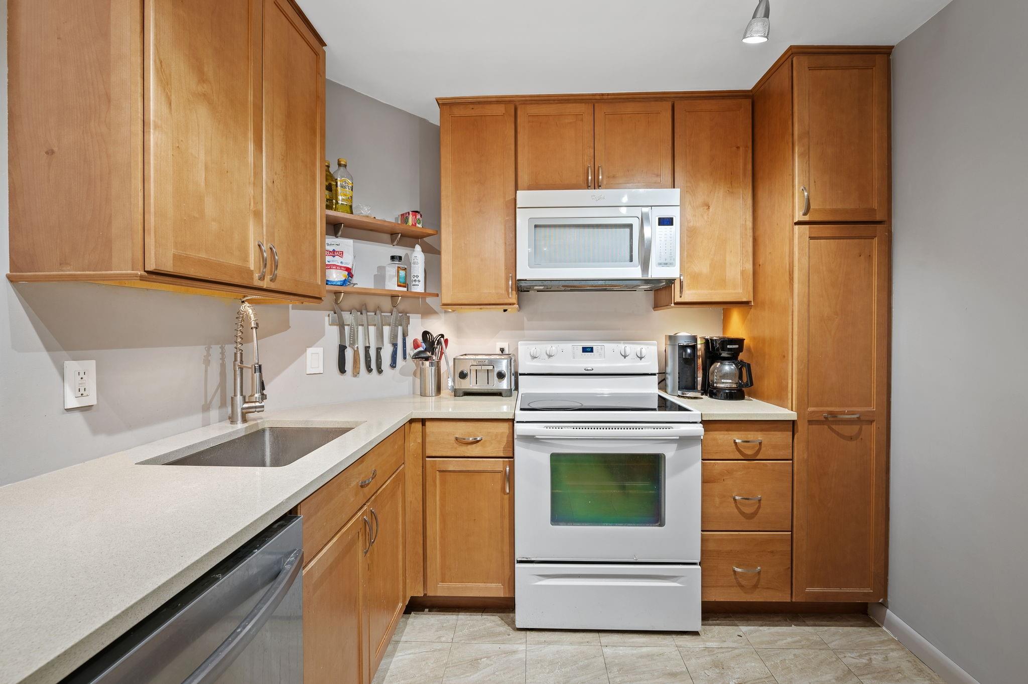 ESSEX TOWER - Residential