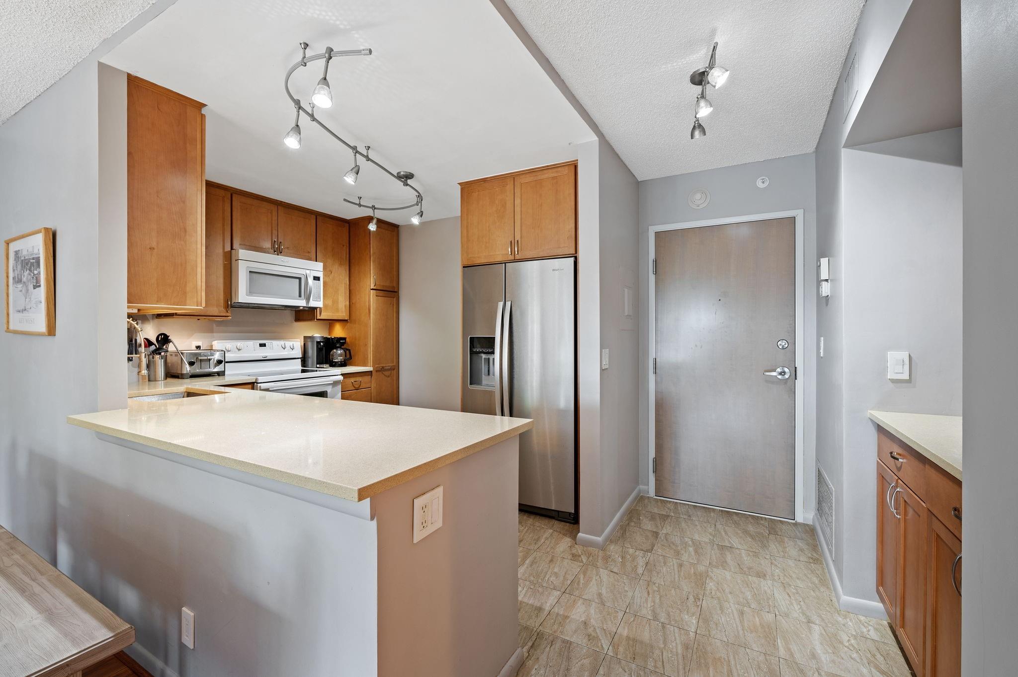 ESSEX TOWER - Residential