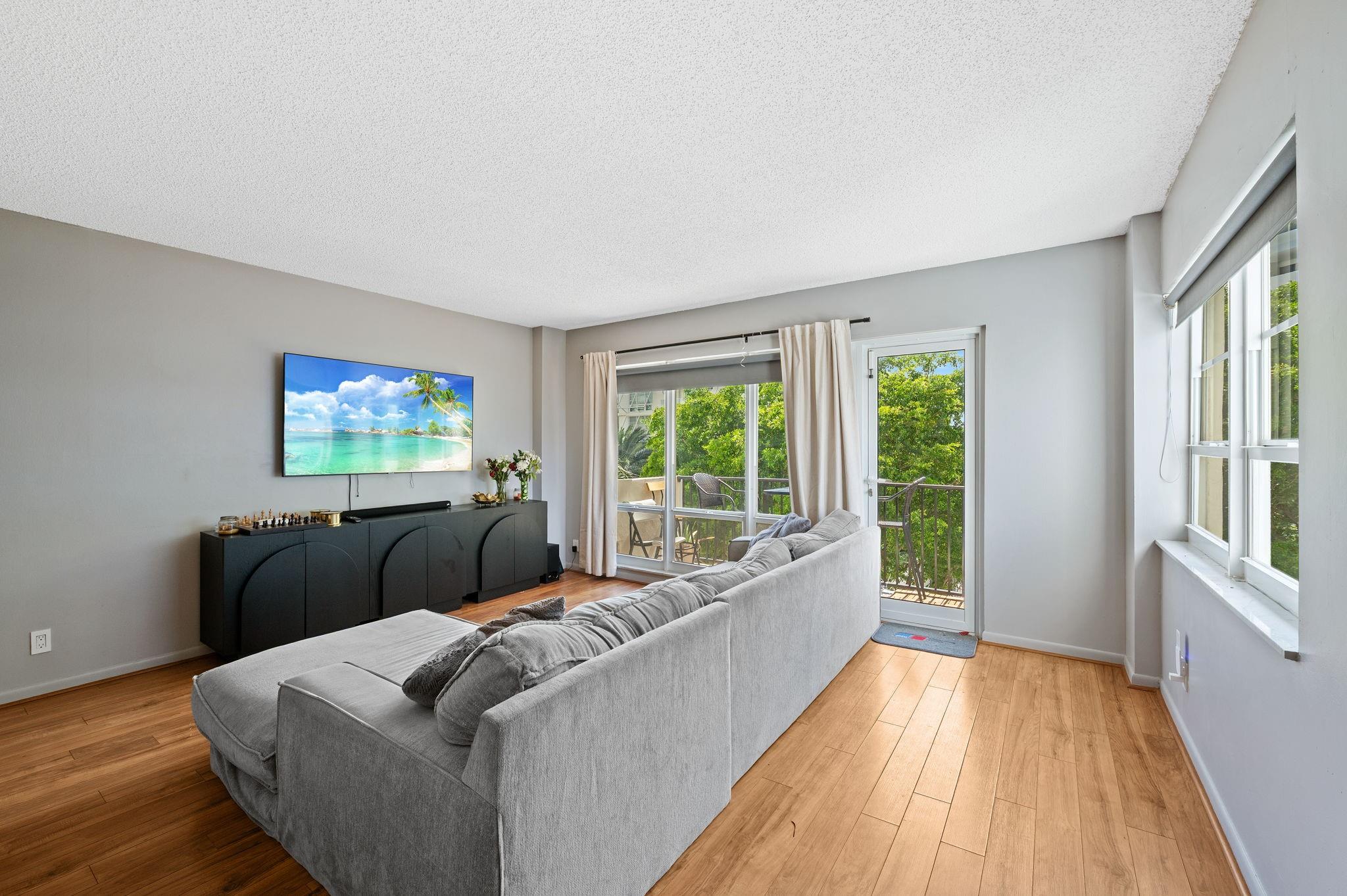 ESSEX TOWER - Residential