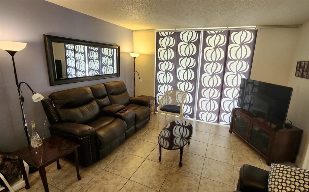 3071 Sunrise Lks Dr 112
