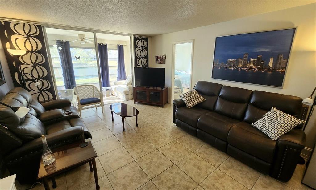 3071 Sunrise Lks Dr 112