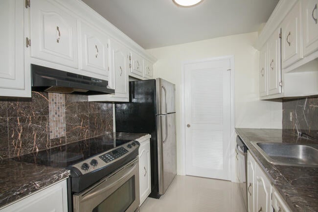 Photo of 301 Croton Avenue #302, Lantana, FL 33462 (MLS # B26080973)