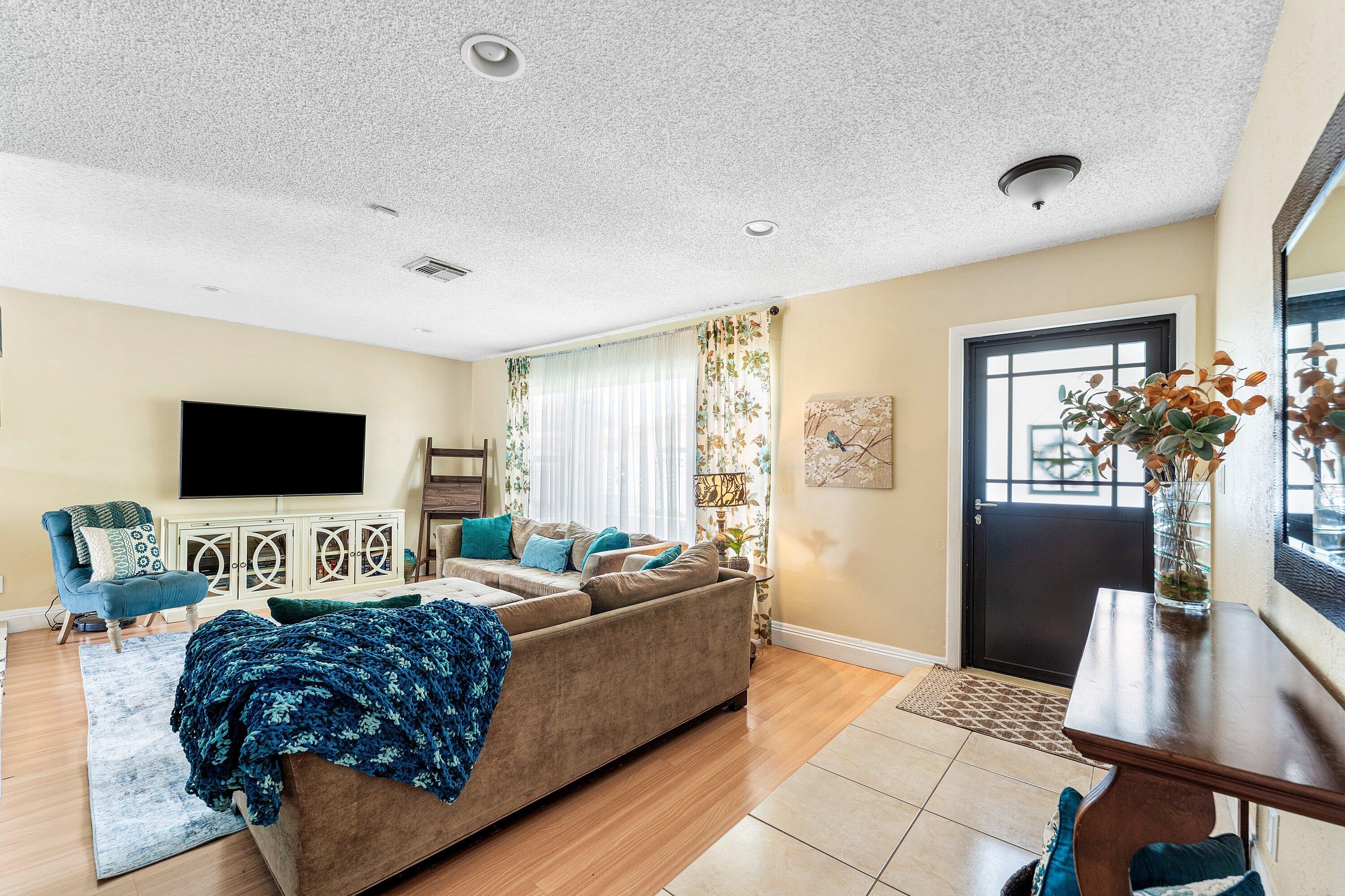 3760 NW 112th Terrace