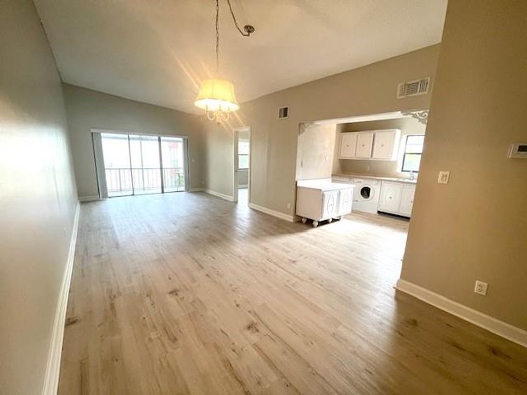 Photo of 301 N Pine Island Road #261, Plantation, FL 33324 (MLS # F10482627)