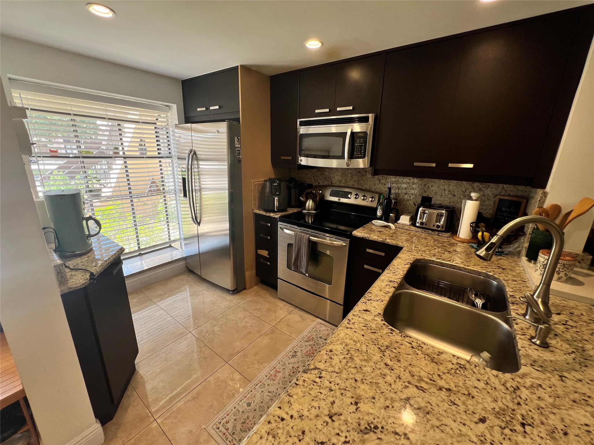 Meadowridge Condo - Residential Lease