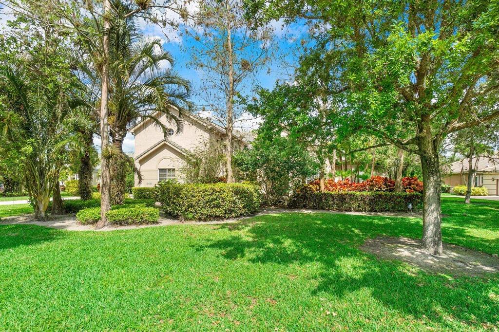 BINKS FOREST OF THE LANDINGS AT WELLINGTON - Residential