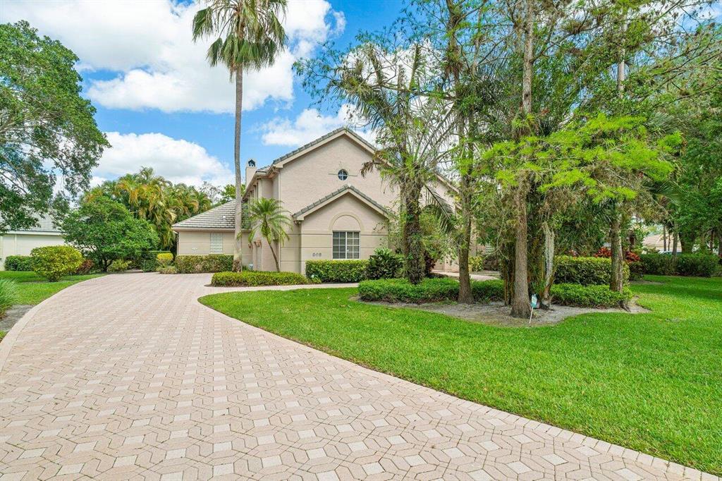 BINKS FOREST OF THE LANDINGS AT WELLINGTON - Residential