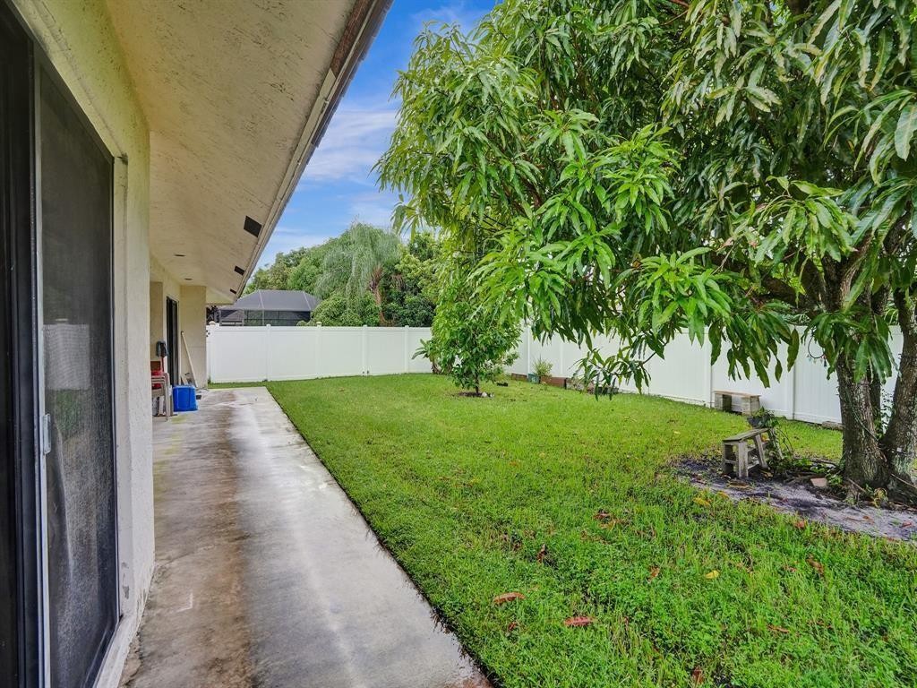 Banyan Club 87-37 B - Residential