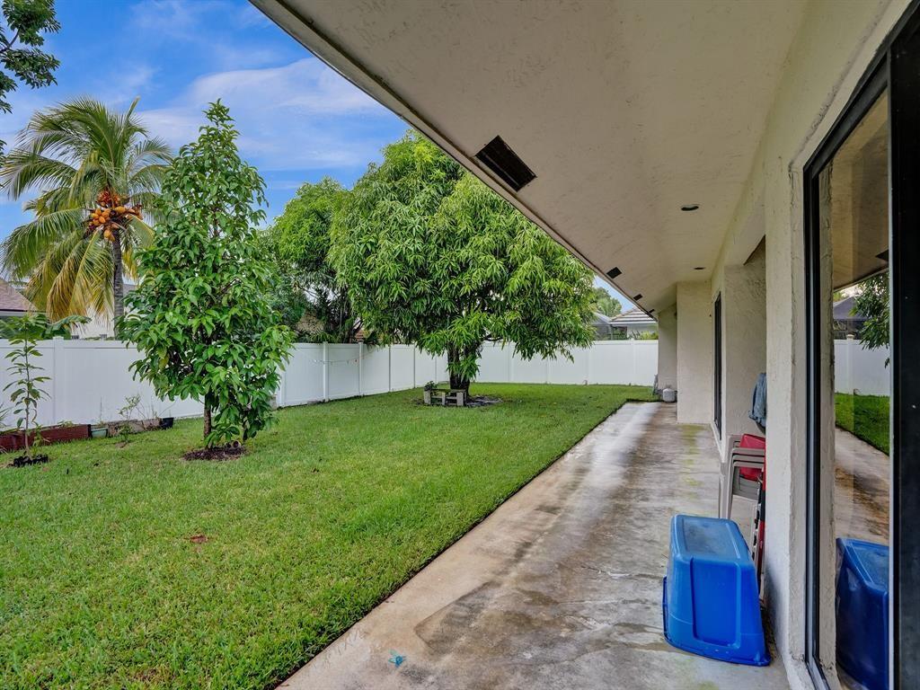 Banyan Club 87-37 B - Residential