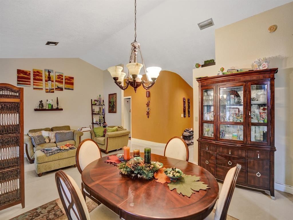 Banyan Club 87-37 B - Residential