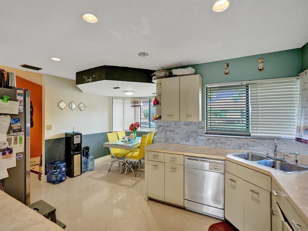 Banyan Club 87-37 B - Residential