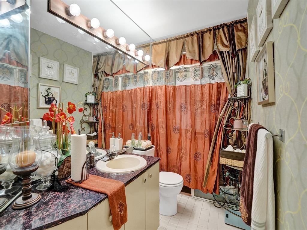 Banyan Club 87-37 B - Residential