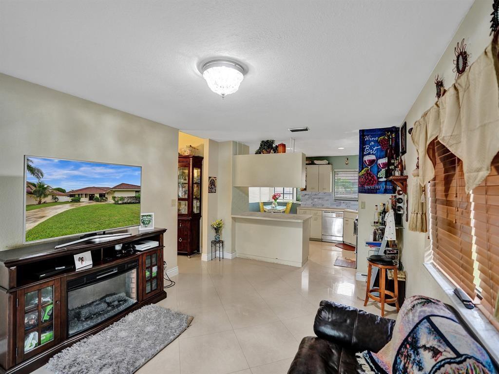 Banyan Club 87-37 B - Residential