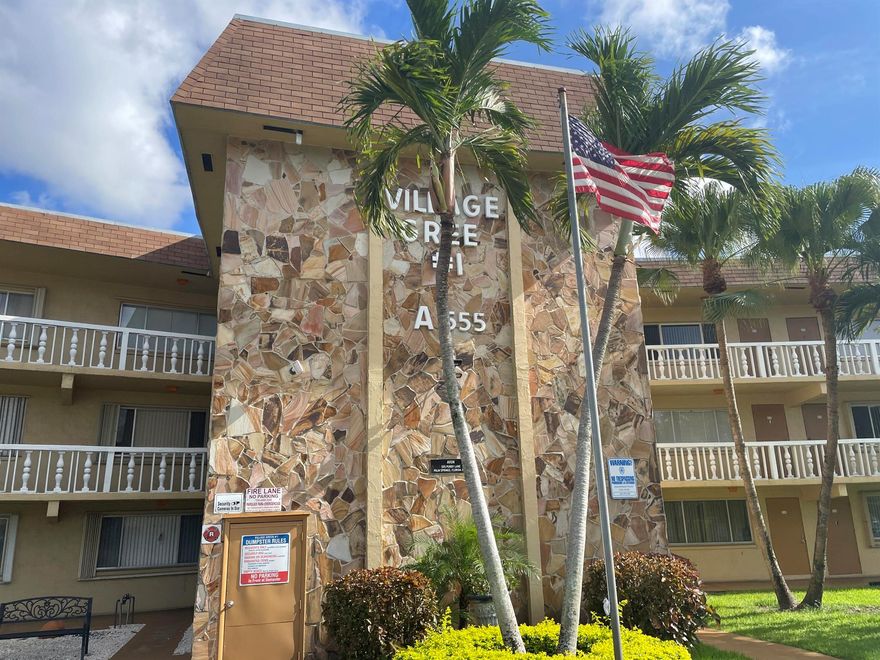 Age 55 plus offering in centrally located Palm Springs. Condo boasts tile floors throughout and remodeled bathrooms. New front door,New refrigerator and new A?C are some pluses of this unit.Tenant occupied now but will vacate for a sale to owner occupant or stay for investor buyer. No waiting to rent this condo.