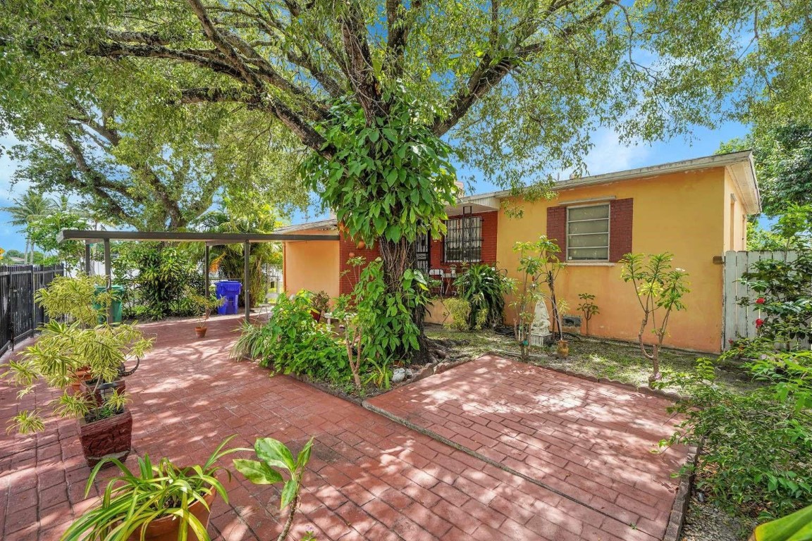 415 Flagami Boulevard