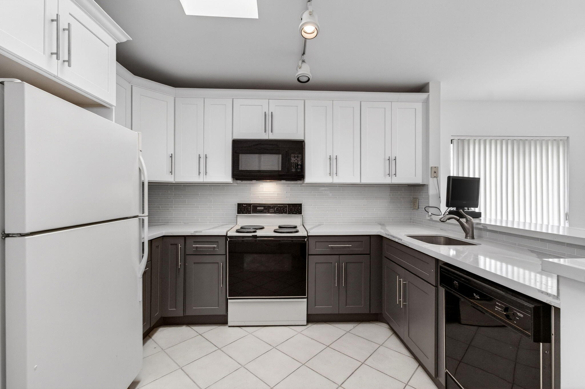 Properties 4635 Sextant Circle