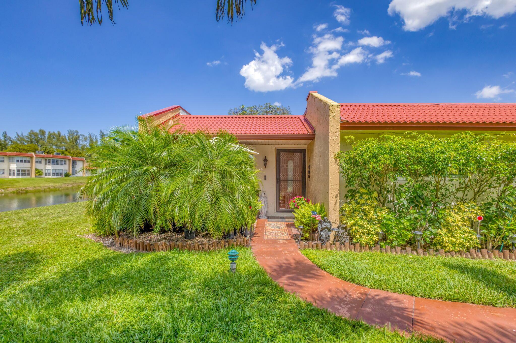 445 Lake Helen Drive