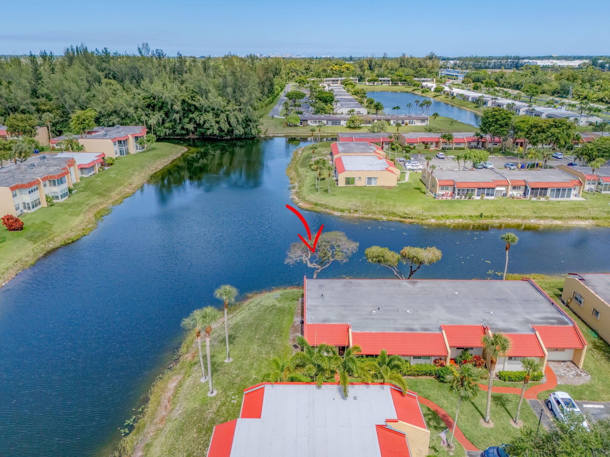 445 Lake Helen Drive