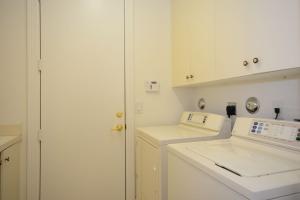 CANYON ISLES - Residential Lease