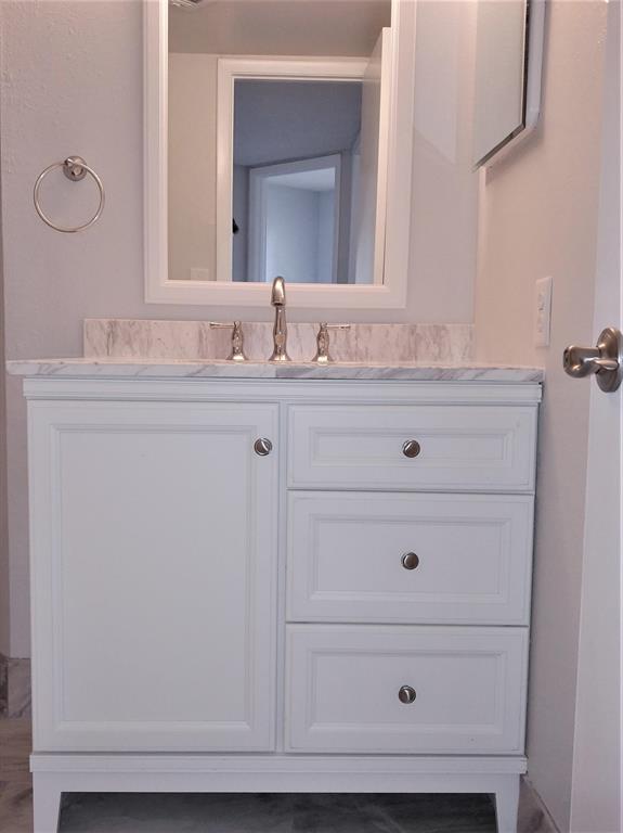 MIDPORT PLACE I, A CONDOMINIUM - Residential Lease