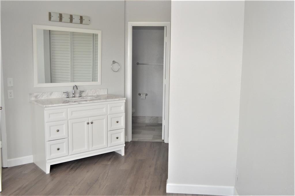 MIDPORT PLACE I, A CONDOMINIUM - Residential Lease