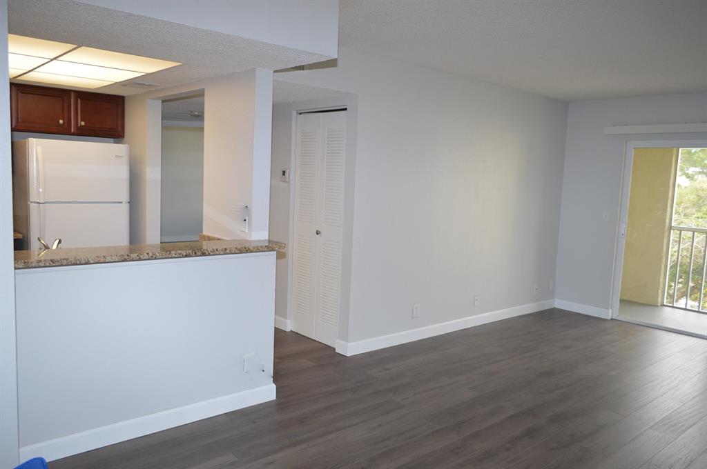 MIDPORT PLACE I, A CONDOMINIUM - Residential Lease