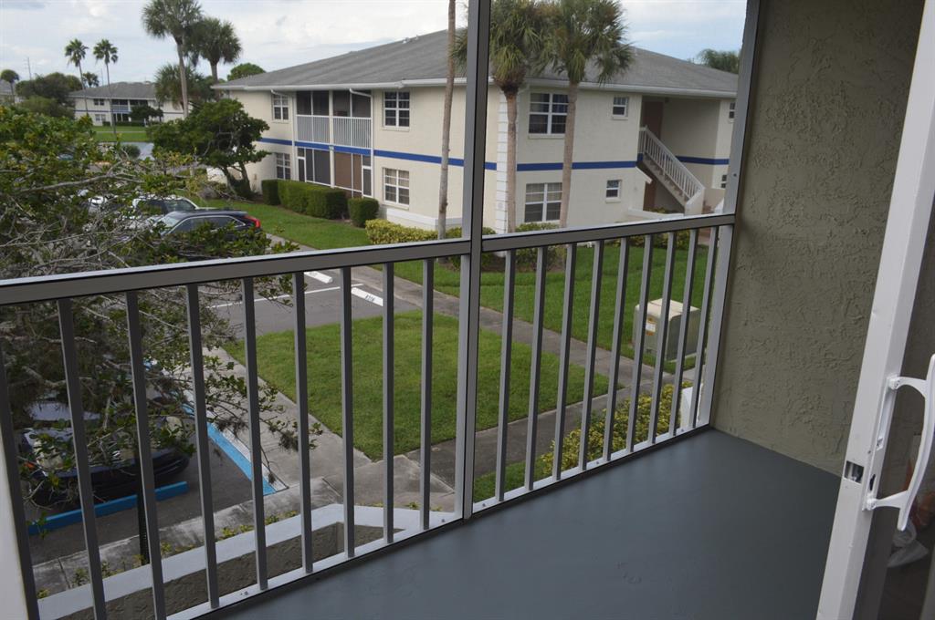 MIDPORT PLACE I, A CONDOMINIUM - Residential Lease