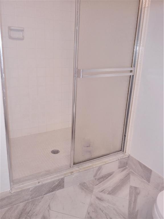 MIDPORT PLACE I, A CONDOMINIUM - Residential Lease