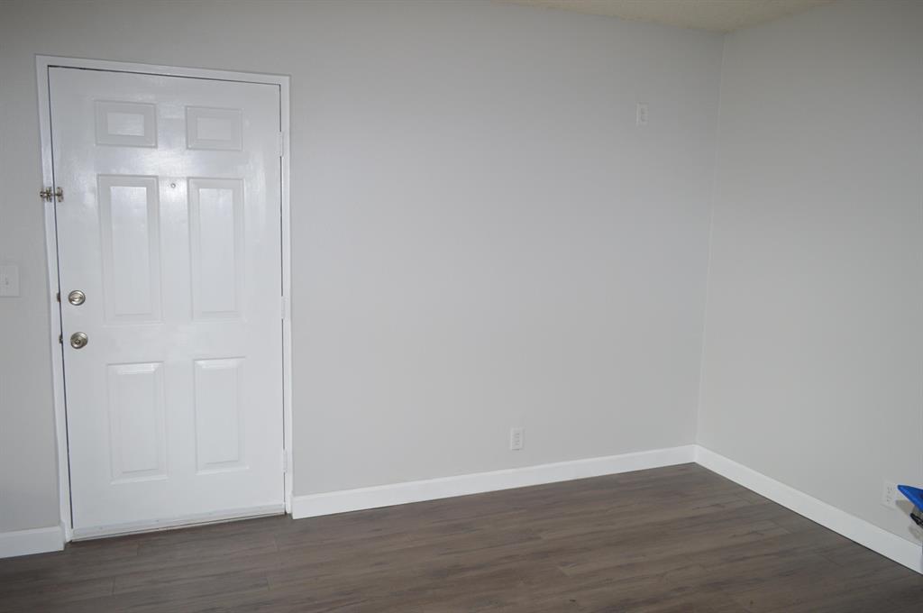 MIDPORT PLACE I, A CONDOMINIUM - Residential Lease