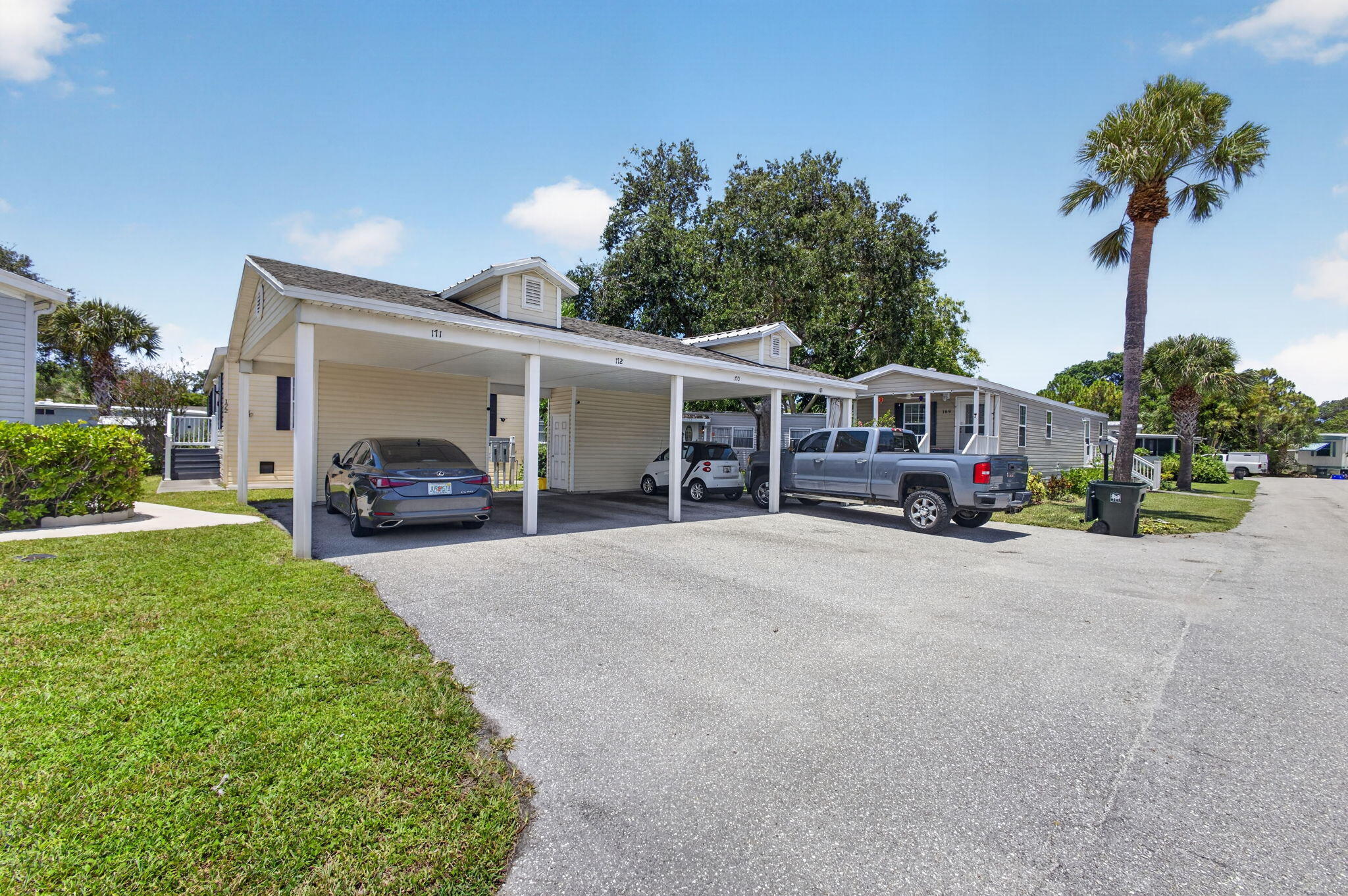 170 Maple Avenue W