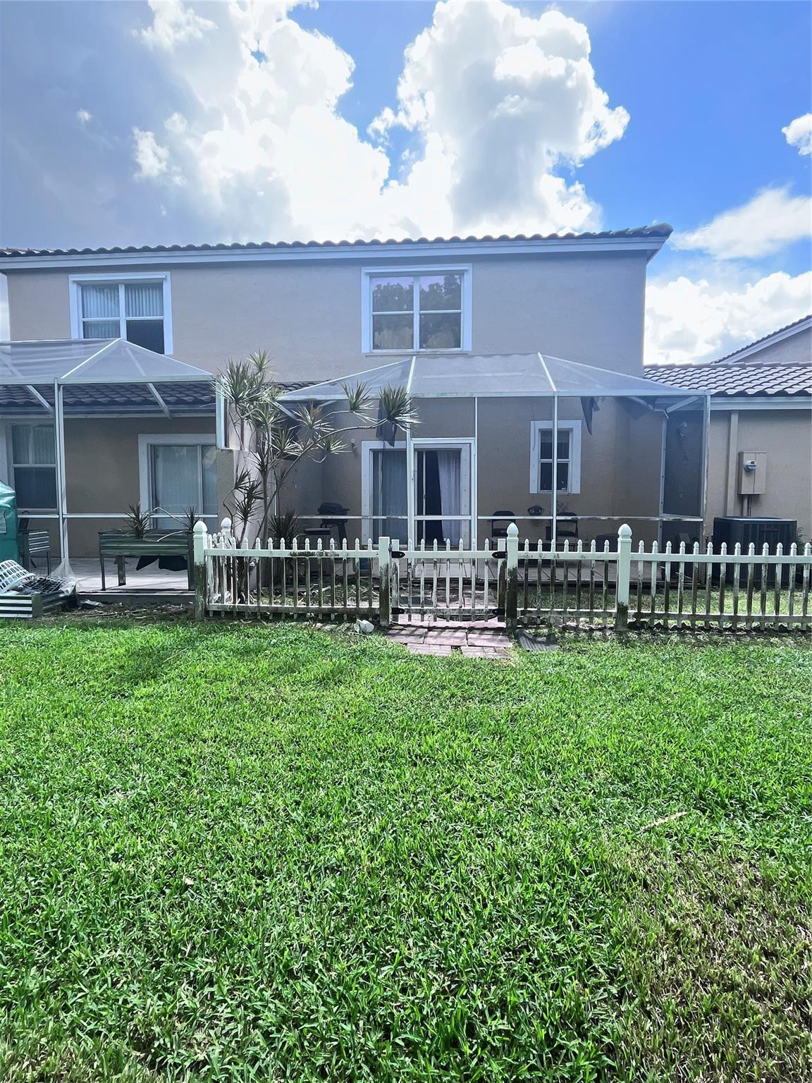 10549 NW 57th Ct 10549