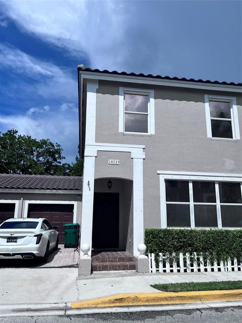 10549 NW 57th Ct 10549 Coral Springs FL 33076
