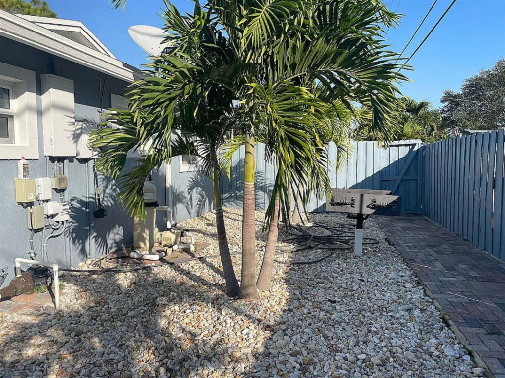 PALM SPRINGS VILLAGE 4 - Residential