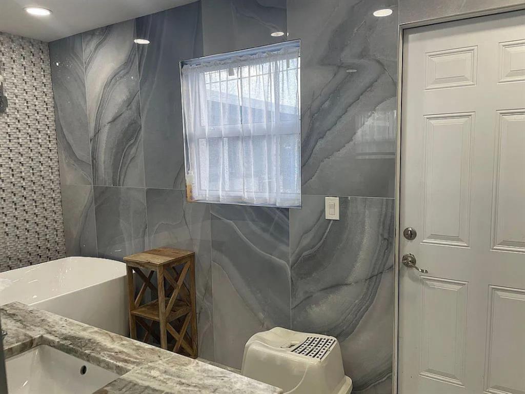 PALM SPRINGS VILLAGE 4 - Residential