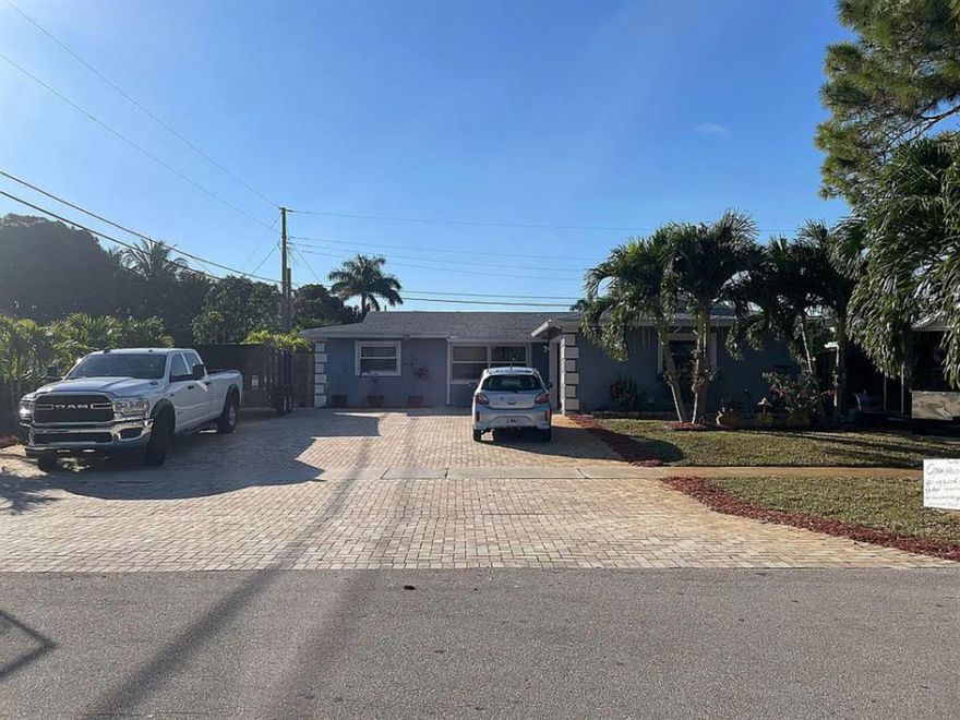 Just hitting the market, property for sale at 421 Inglewood Dr, Lake Worth, FL, USA.