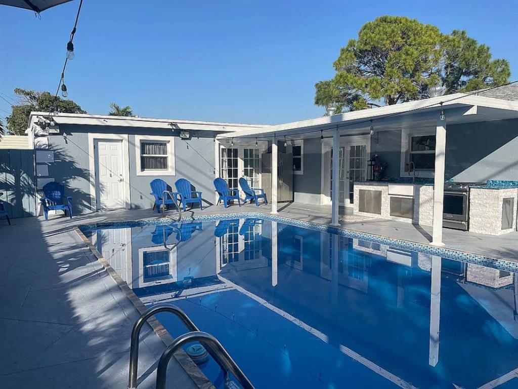 PALM SPRINGS VILLAGE 4 - Residential