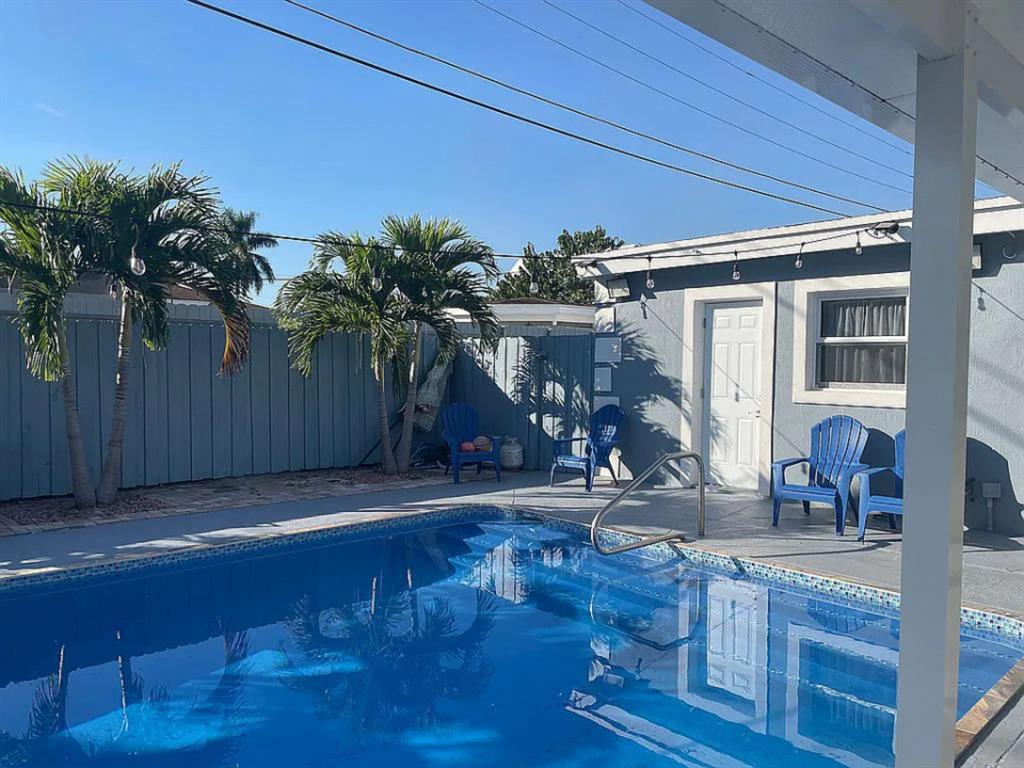 PALM SPRINGS VILLAGE 4 - Residential