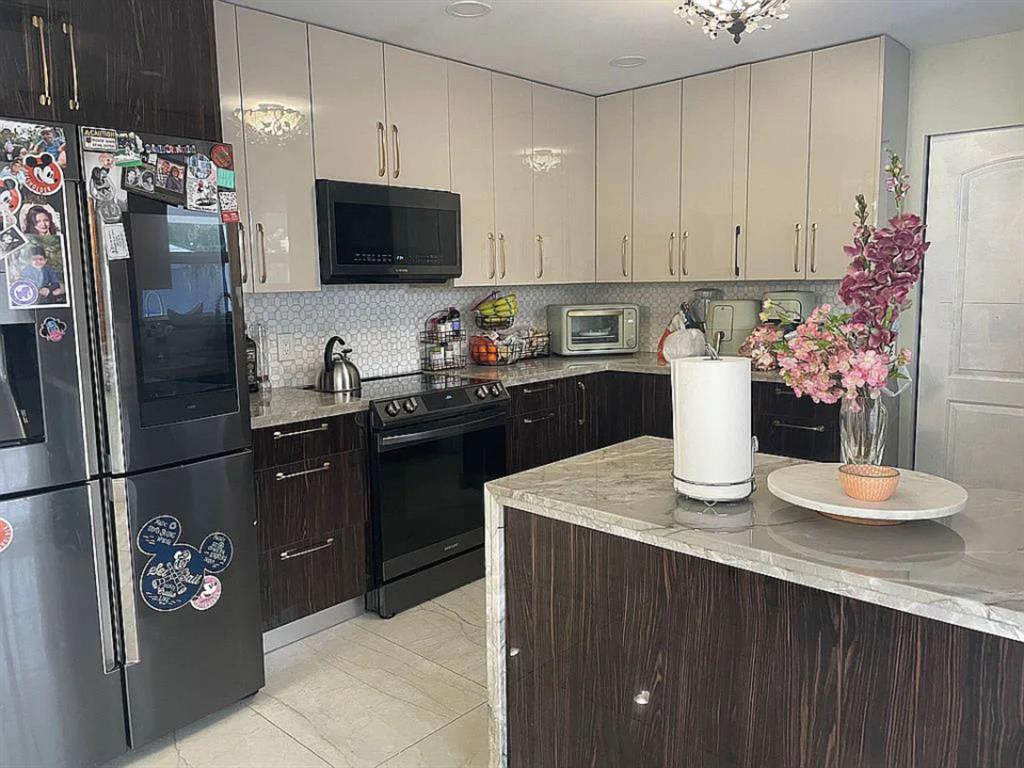 PALM SPRINGS VILLAGE 4 - Residential