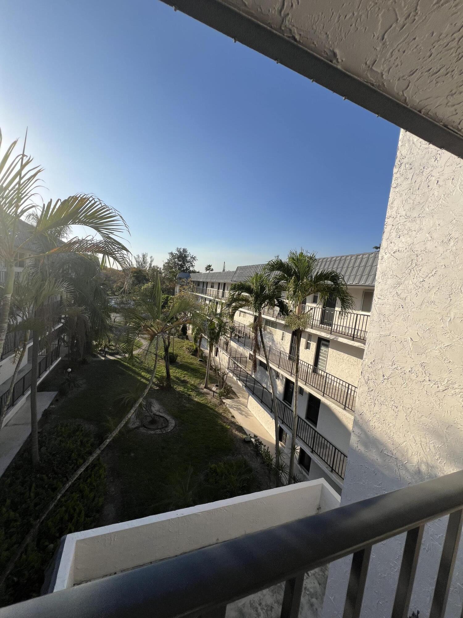 GARDEN LAKES OF INVERRARY - Residential