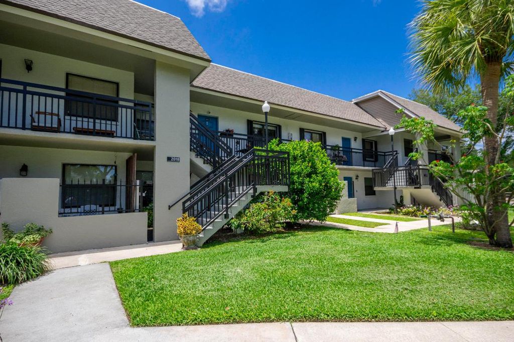 Photo of 2018 SW 29th Court #6-B-2, Delray Beach, FL 33445 (MLS # R11088730)