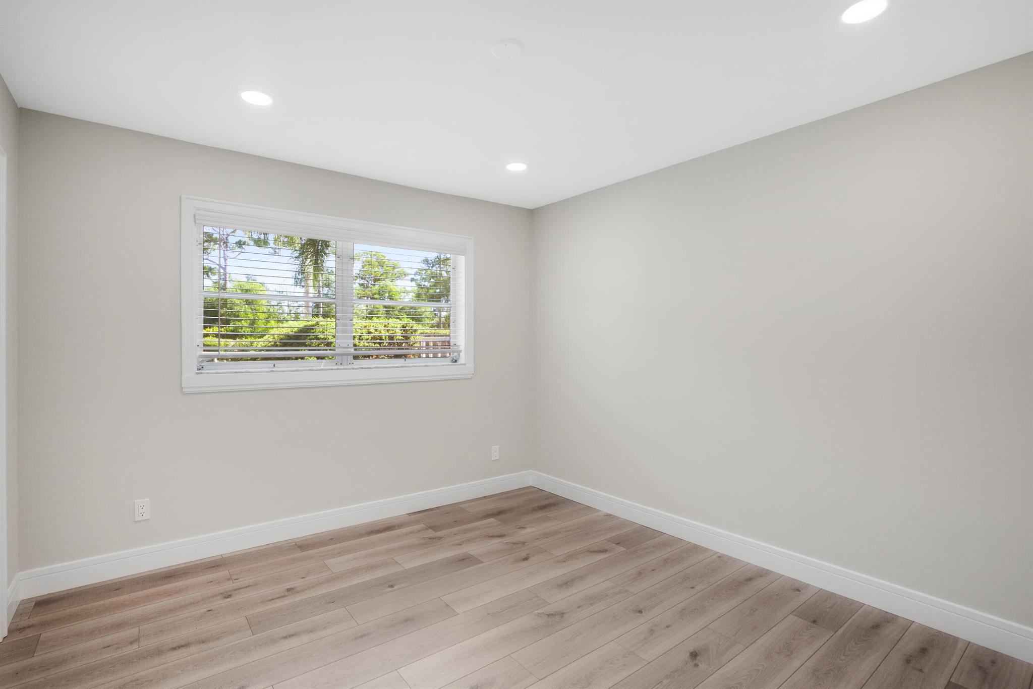 THE LITTLE CLUB CONDO - Residential Lease