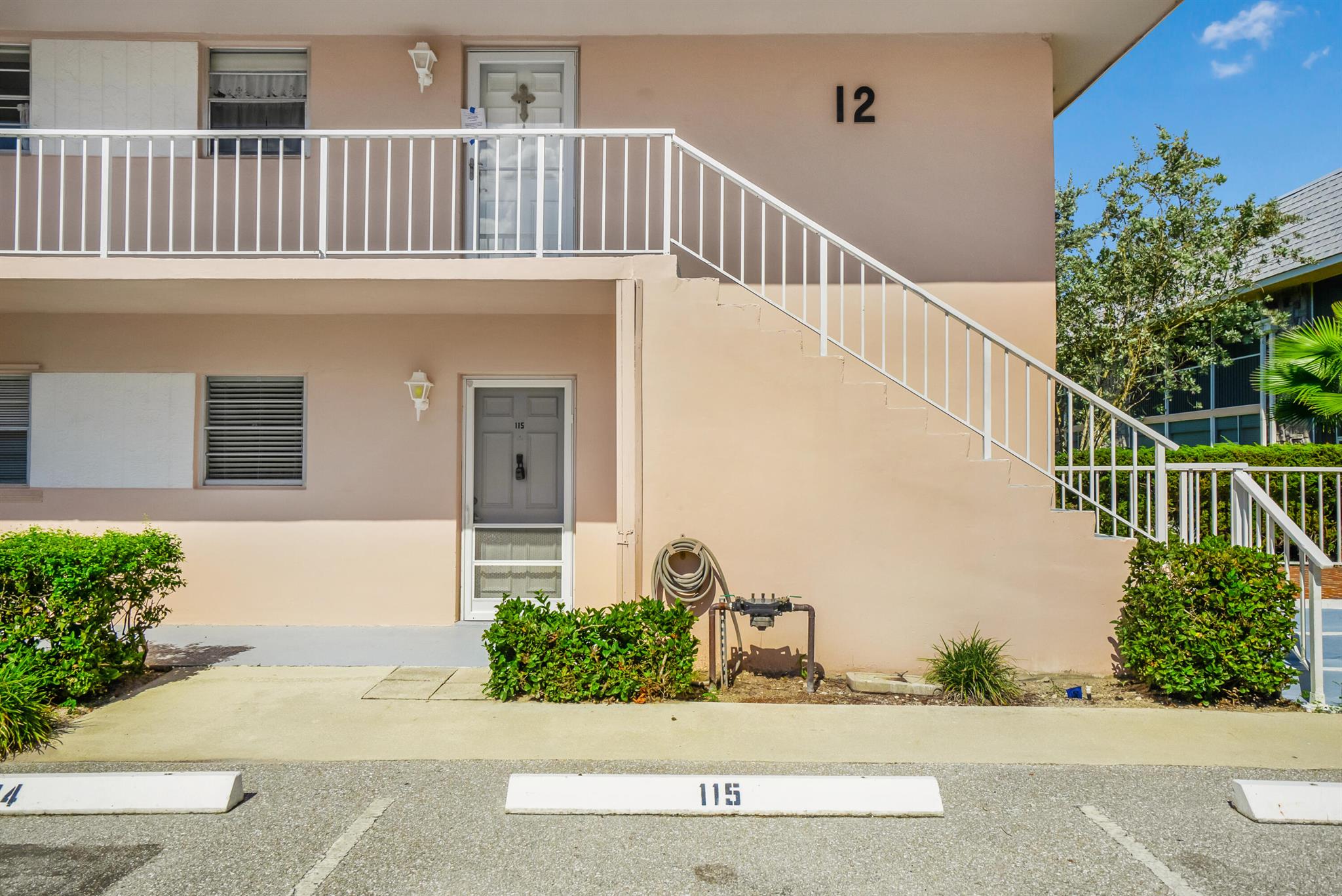 THE LITTLE CLUB CONDO - Residential Lease
