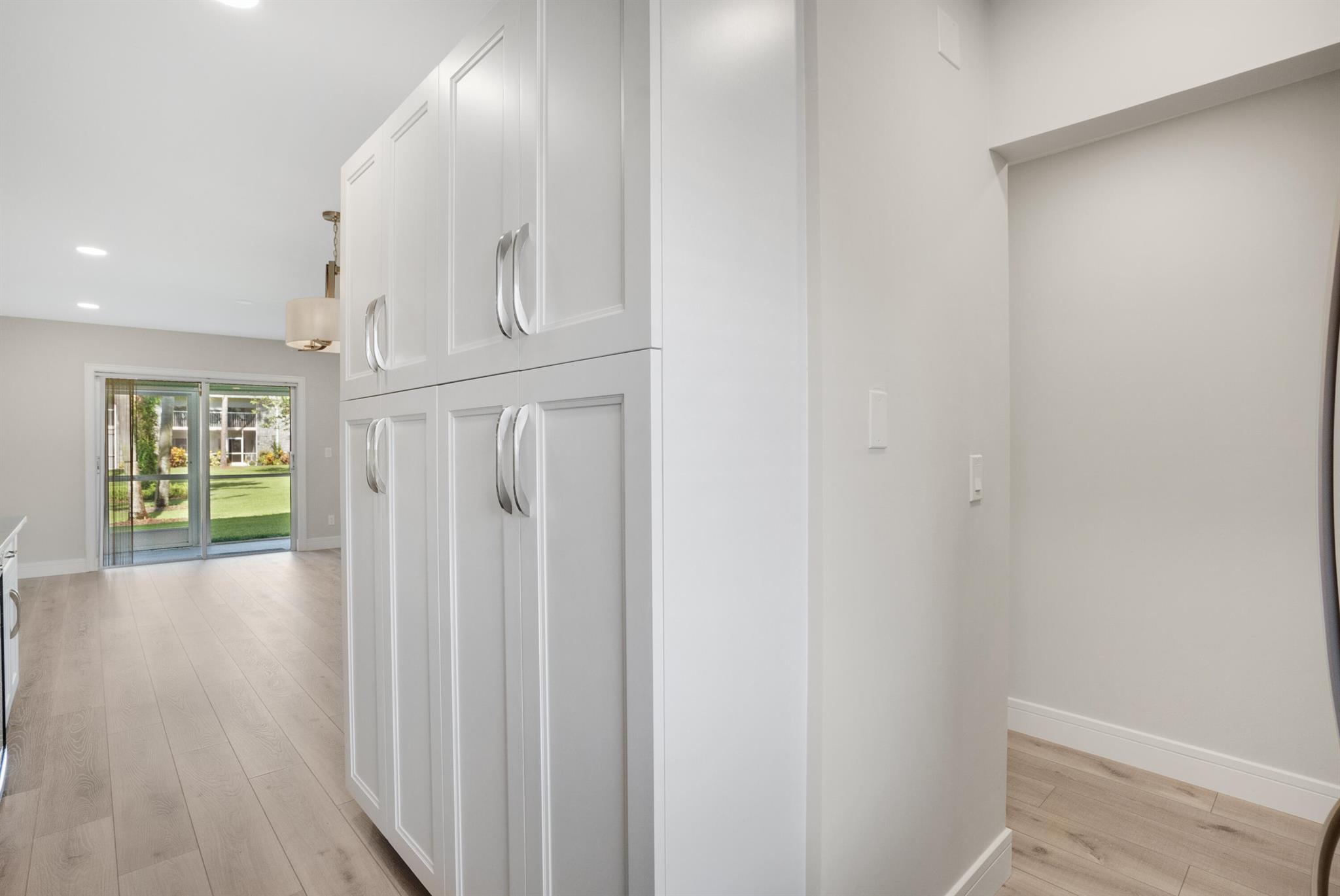 THE LITTLE CLUB CONDO - Residential Lease