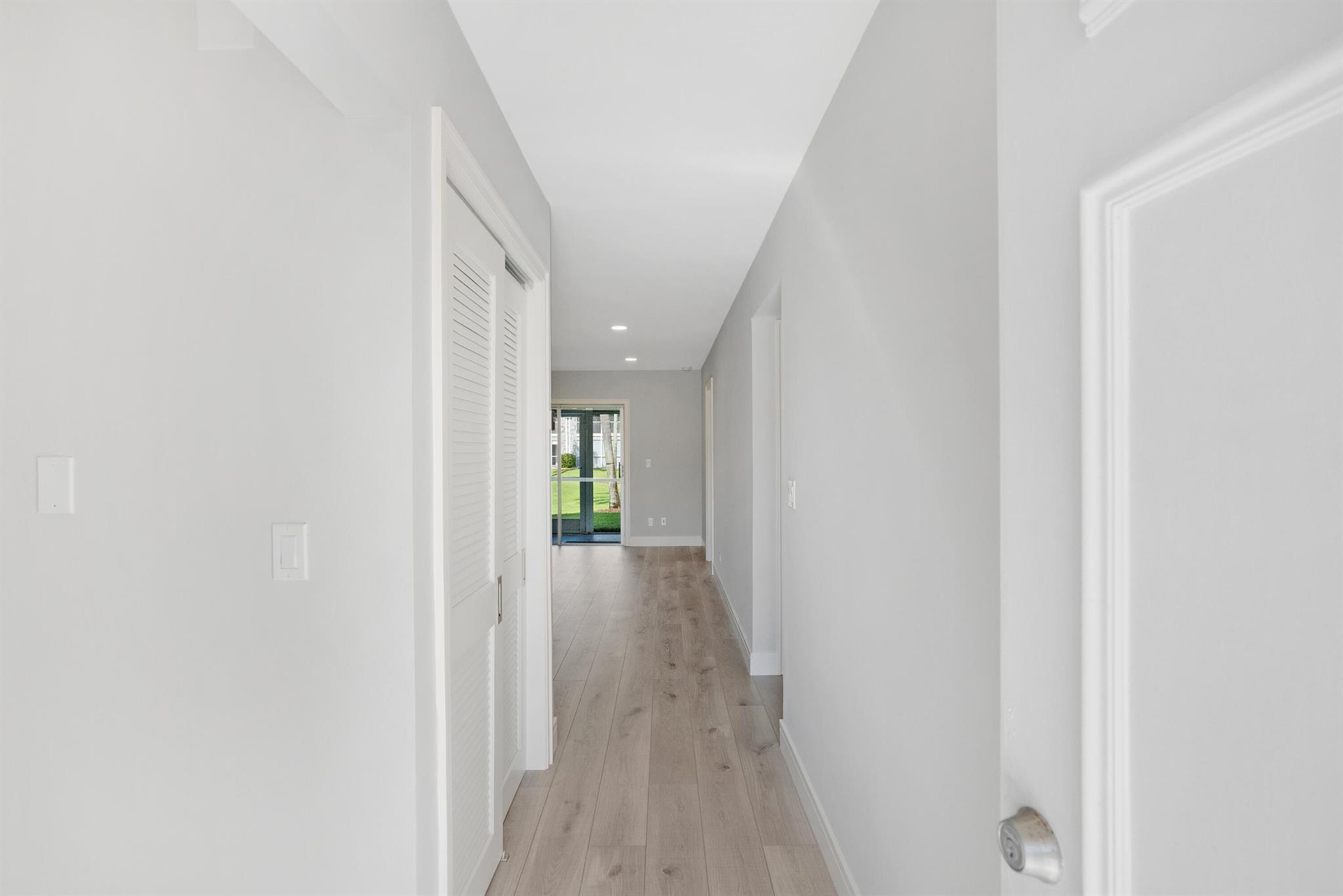 THE LITTLE CLUB CONDO - Residential Lease