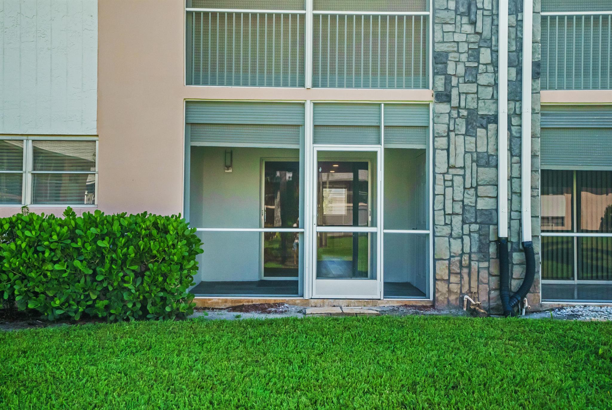 THE LITTLE CLUB CONDO - Residential Lease