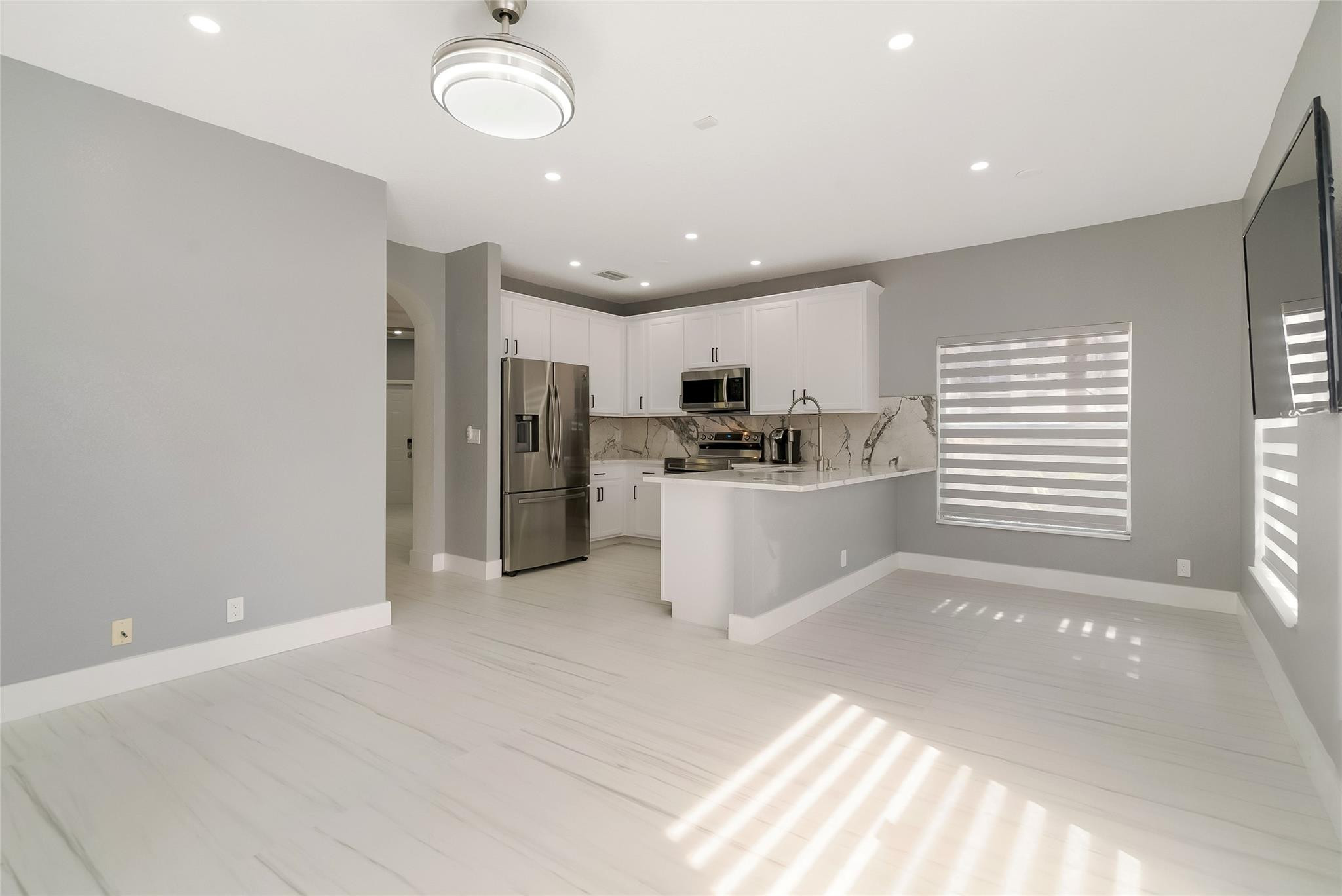 WILLOW LAKE REPLAT - Residential Lease