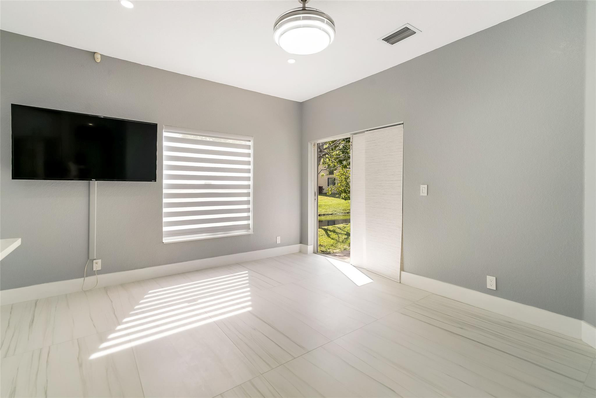 WILLOW LAKE REPLAT - Residential Lease