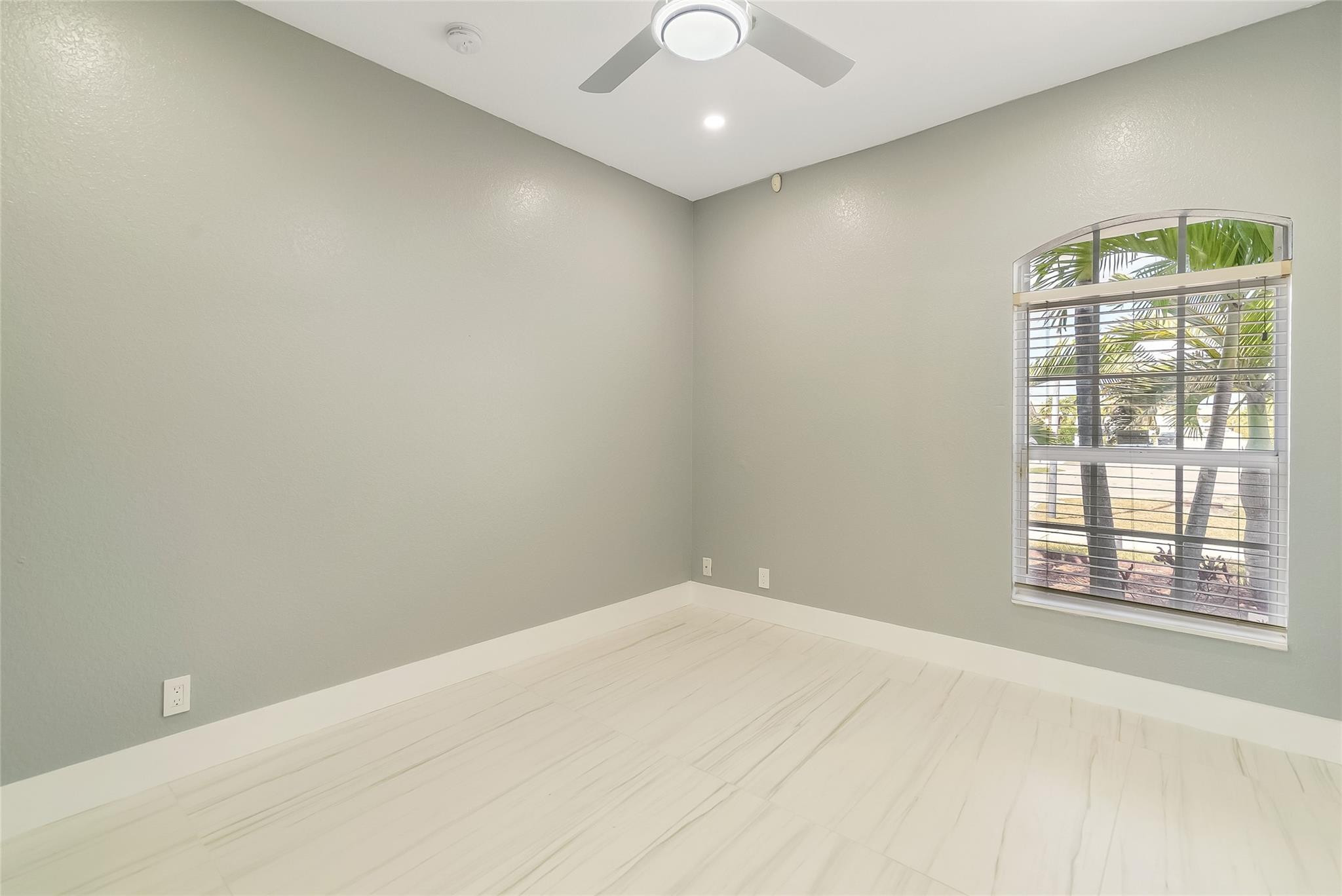 WILLOW LAKE REPLAT - Residential Lease