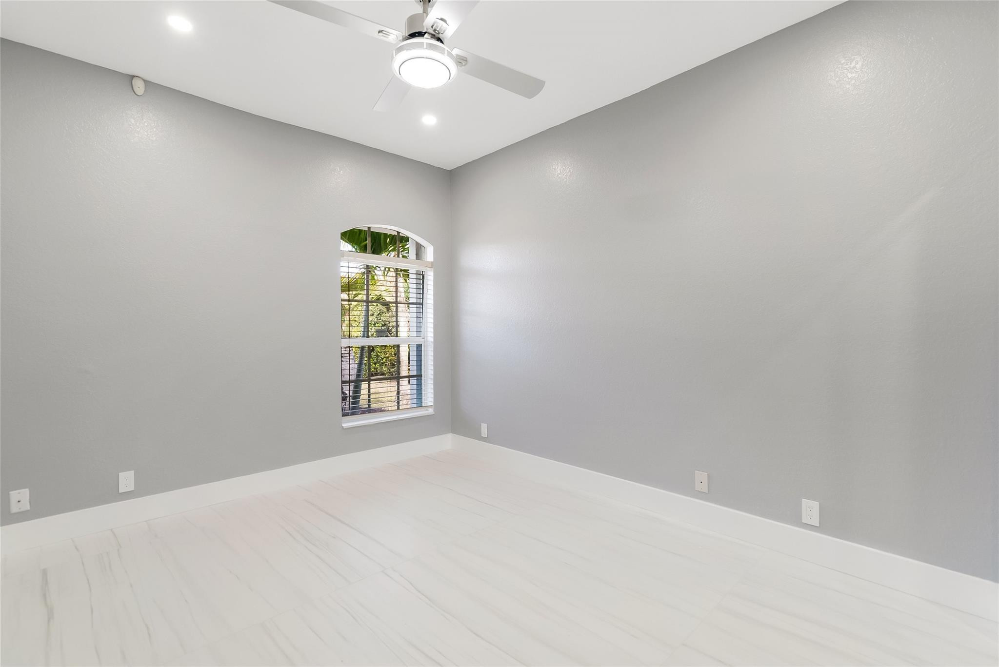 WILLOW LAKE REPLAT - Residential Lease