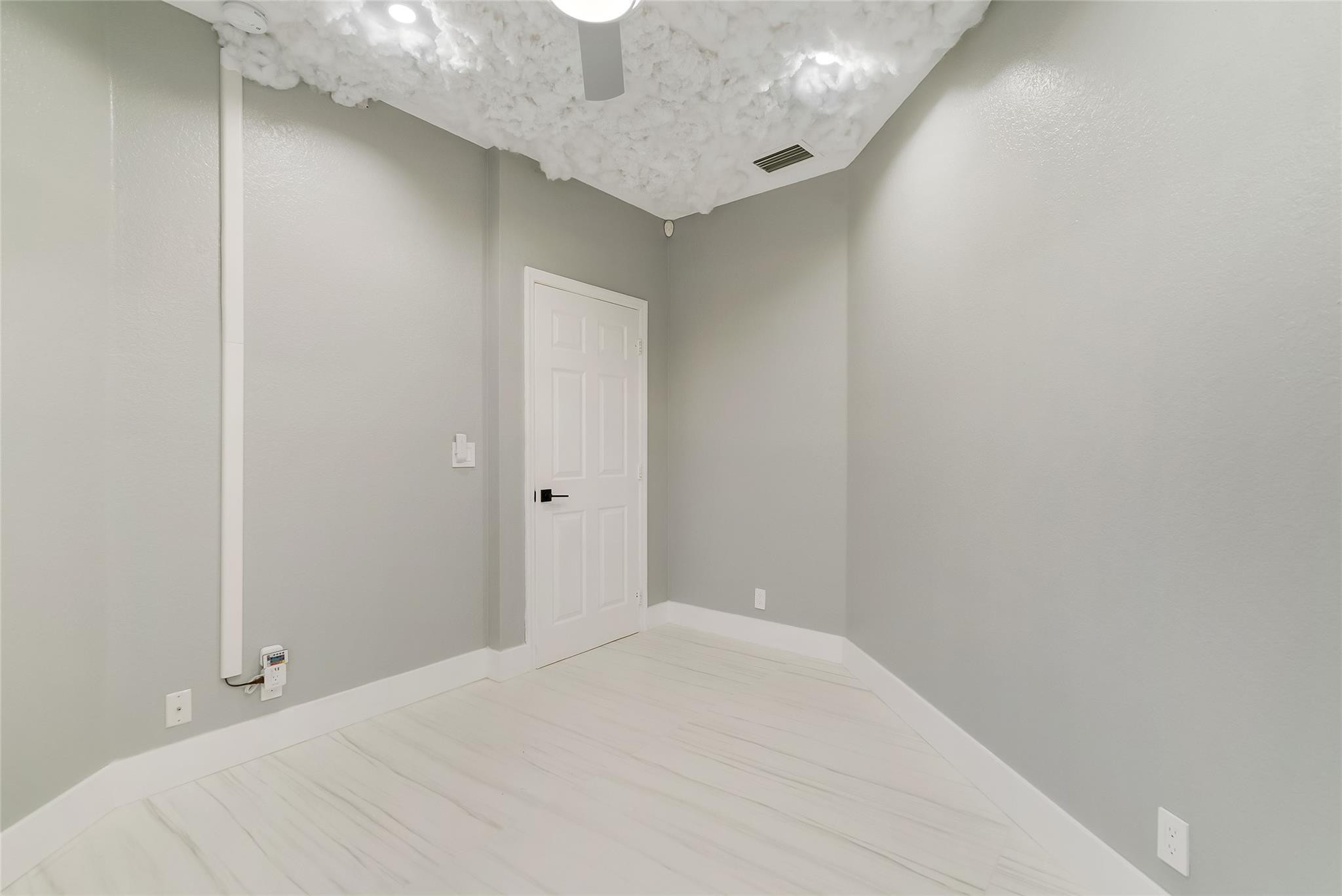 WILLOW LAKE REPLAT - Residential Lease